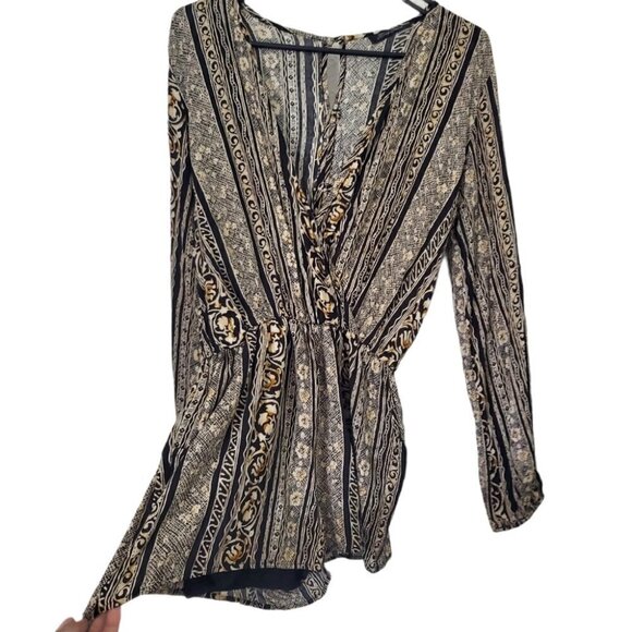 Honey Punch Black and gold Pattern Romper - Picture 5 of 5